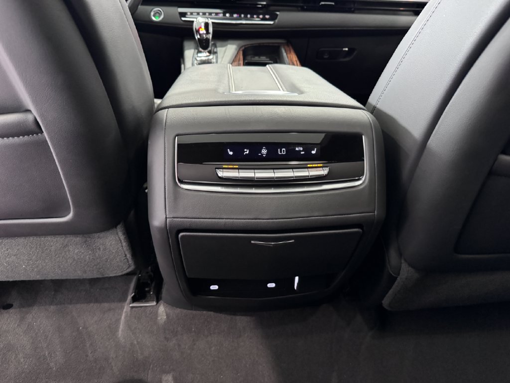 Certified 2024 Cadillac Escalade Premium Luxury AWD/4WD image 31
