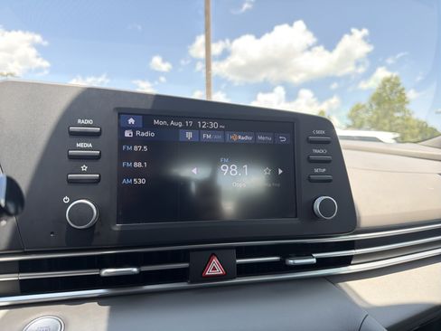 Used 2026 Hyundai Elantra Sport FWD image 5