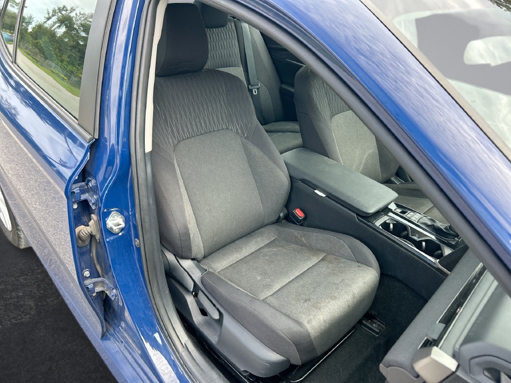 Used 2025 Toyota Camry LE FWD image 31