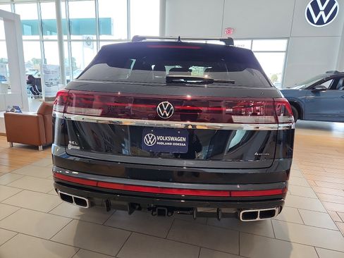 New 2026 Volkswagen Atlas Cross Sport SEL Premium R-Line image 6