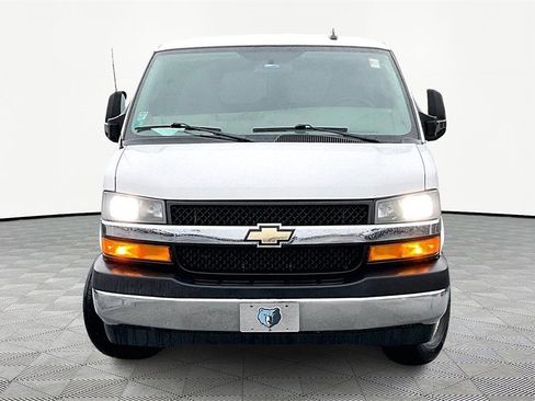 Used 2018 Chevrolet Express 3500 LT w/ LT Preferred Equipment Group image 2
