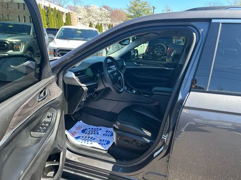 Used 2023 Jeep Grand Cherokee L Limited image 15