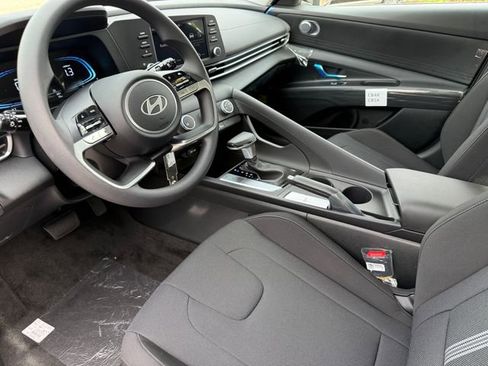 New 2026 Hyundai Elantra SE image 17