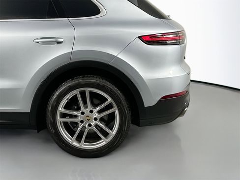 Certified 2023 Porsche Cayenne image 12