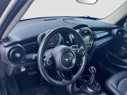 Used 2019 MINI Cooper 4-Door Hardtop FWD image 9