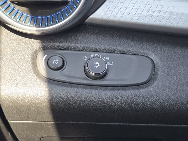Used 2025 Chevrolet Trax LT FWD image 23