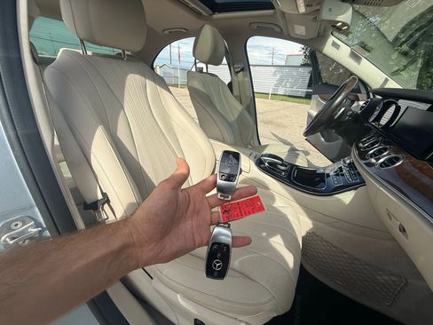 Used 2018 Mercedes-Benz E 300 image 19