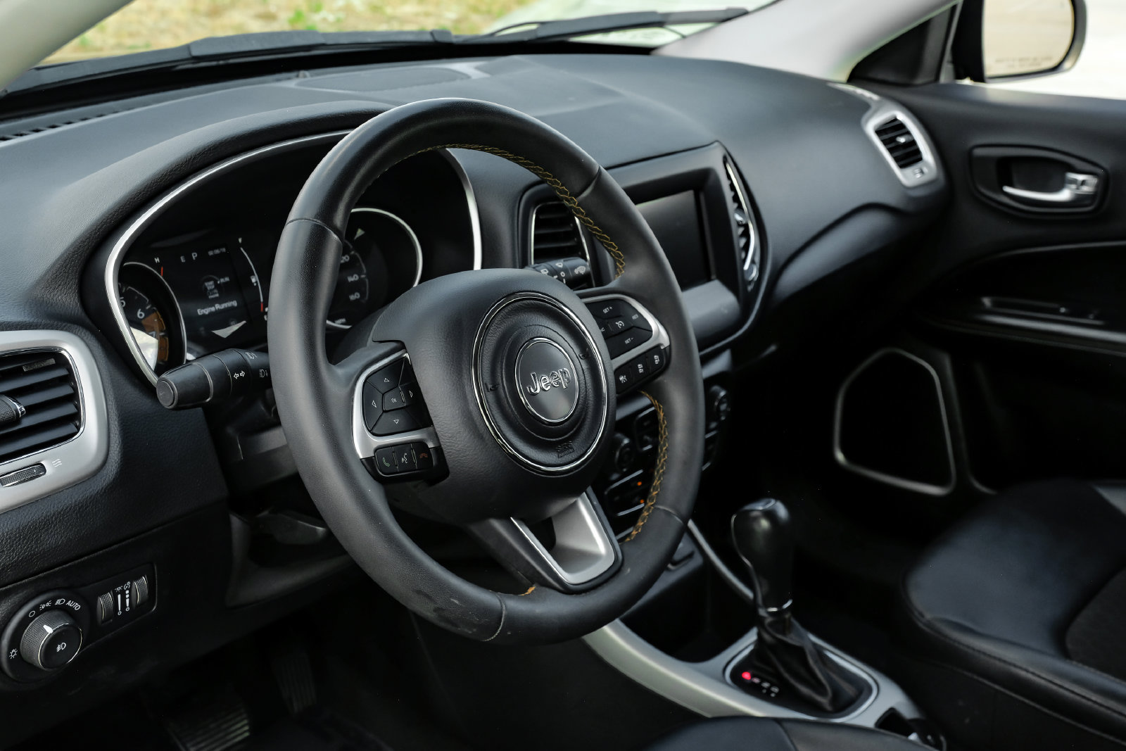 Used 2021 Jeep Compass Latitude w/ Driver Assistance Group FWD image 17