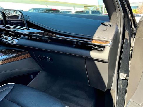 Used 2024 Cadillac Escalade Premium Luxury image 17