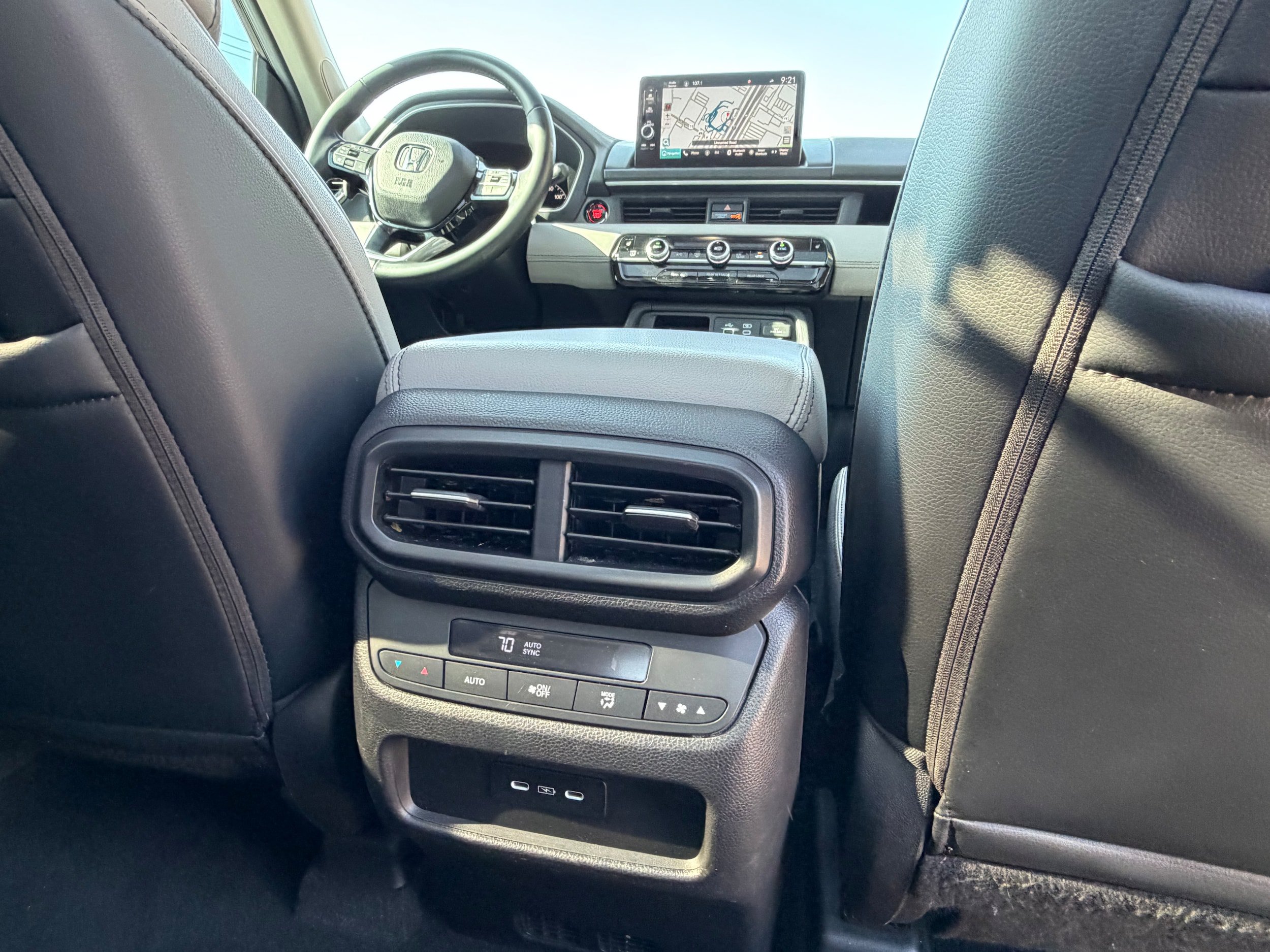 Used 2025 Honda Pilot Touring image 15