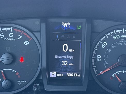 Used 2023 Toyota Tacoma SR image 14