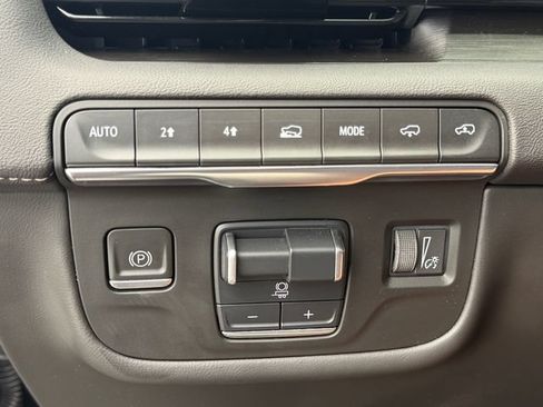 Used 2023 Cadillac Escalade Sport w/ LPO, ONYX Package AWD/4WD image 20