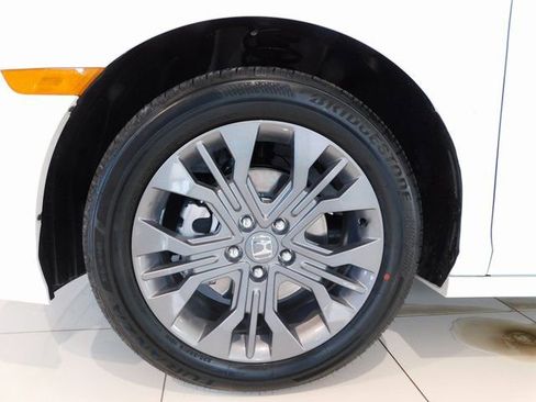 New 2026 Honda Odyssey Touring image 9