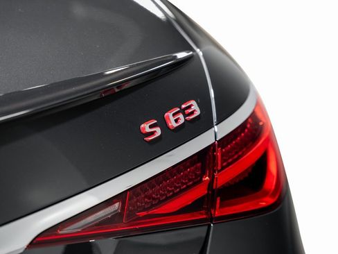Used 2025 Mercedes-Benz S 63 AMG S image 19