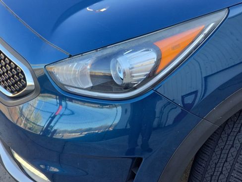 Used 2018 Kia Niro LX image 35