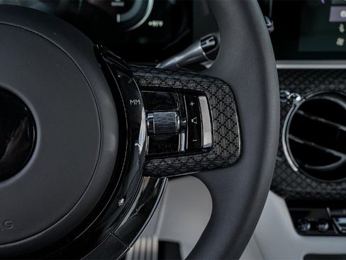 New 2025 Rolls-Royce Spectre Black Badge image 27