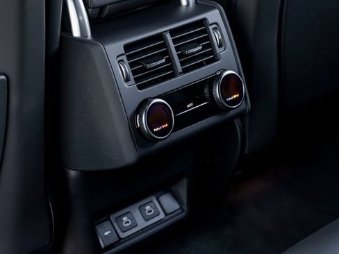 New 2026 Land Rover Discovery Limited Edition AWD/4WD image 29