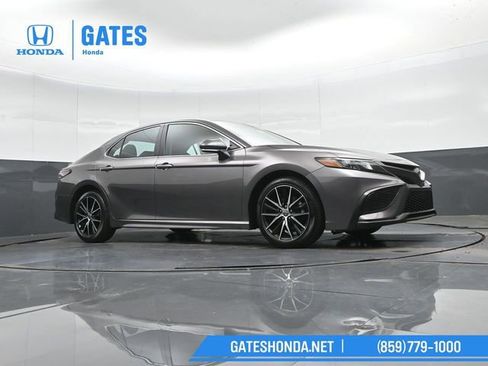 Used 2022 Toyota Camry SE image 35