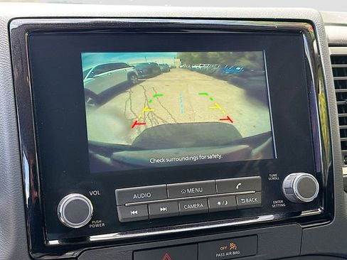 Used 2022 Nissan Frontier SV AWD/4WD image 14