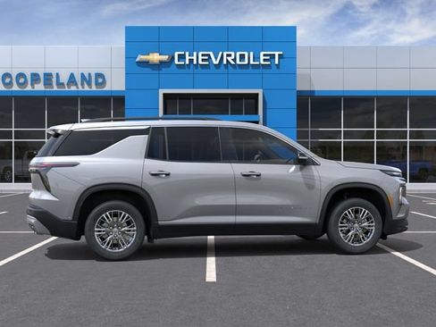 New 2027 Chevrolet Traverse LT FWD image 5