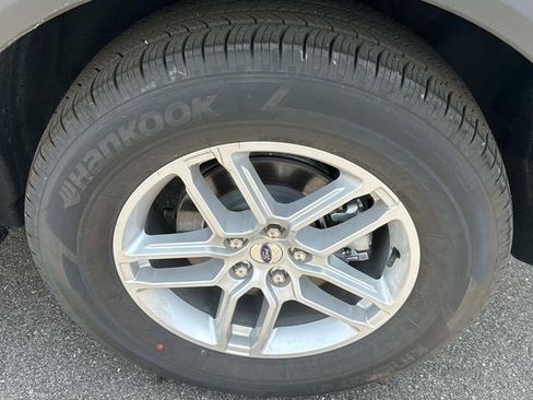 New 2025 Ford Explorer Active w/ Active Comfort Package image 17