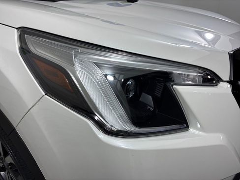 Certified 2023 Subaru Forester Limited image 4