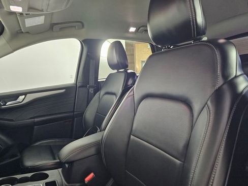 Certified 2024 Ford Escape Platinum image 24