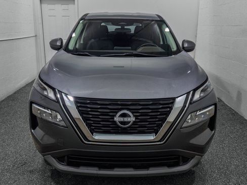 Used 2023 Nissan Rogue SV image 3