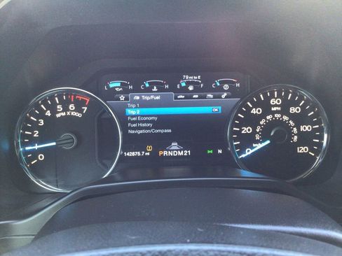 Used 2015 Ford F150 Platinum w/ Equipment Group 701A Luxury image 12