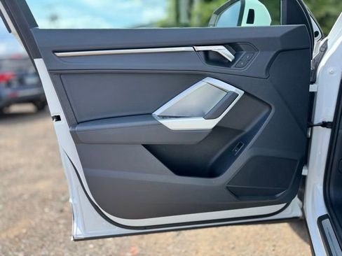 Certified 2025 Audi Q3 2.0T Premium image 10