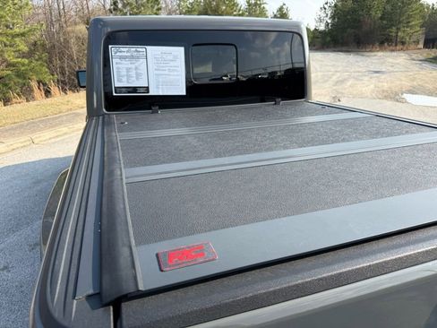 Used 2023 Jeep Gladiator Mojave w/ Cold Weather Group image 18