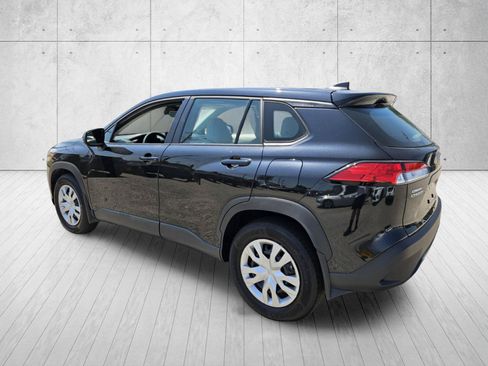 Used 2025 Toyota Corolla Cross L AWD/4WD image 5