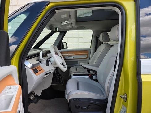 Used 2025 Volkswagen ID. Buzz 1st Edition RWD image 16