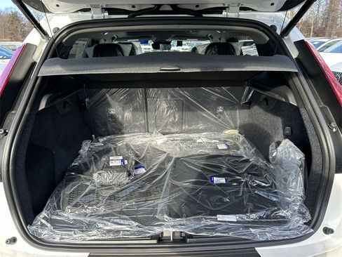 New 2025 Volvo XC40 B5 Plus w/ Protection Package Premier image 17