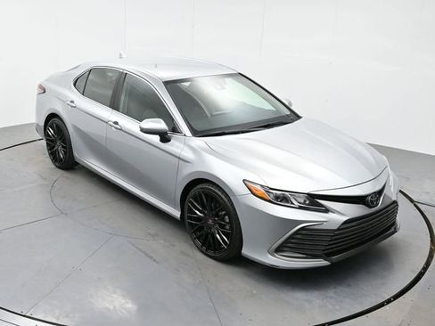 Used 2022 Toyota Camry LE image 29