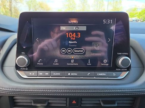 Used 2024 Nissan Rogue S AWD/4WD image 18
