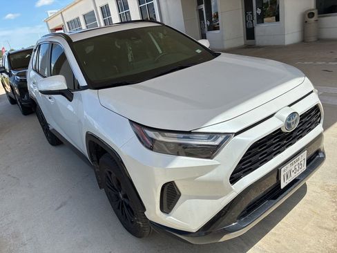 Used 2024 Toyota RAV4 SE w/ Convenience Package AWD/4WD image 1
