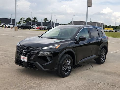 Used 2026 Nissan Rogue SV FWD image 9