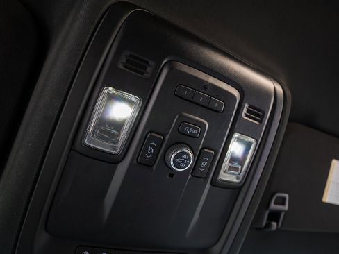 Used 2021 Chevrolet Suburban Z71 w/ Z71 Off-Road Package image 24