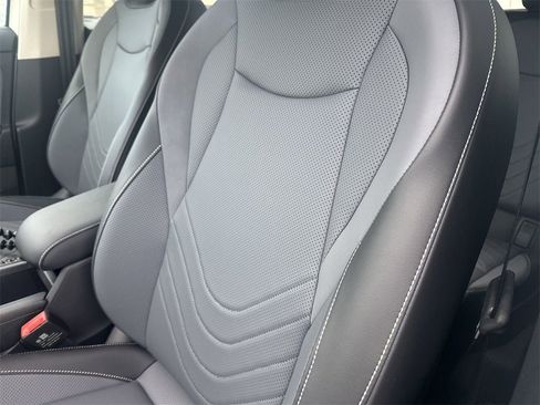 New 2026 Volkswagen Tiguan SE image 9