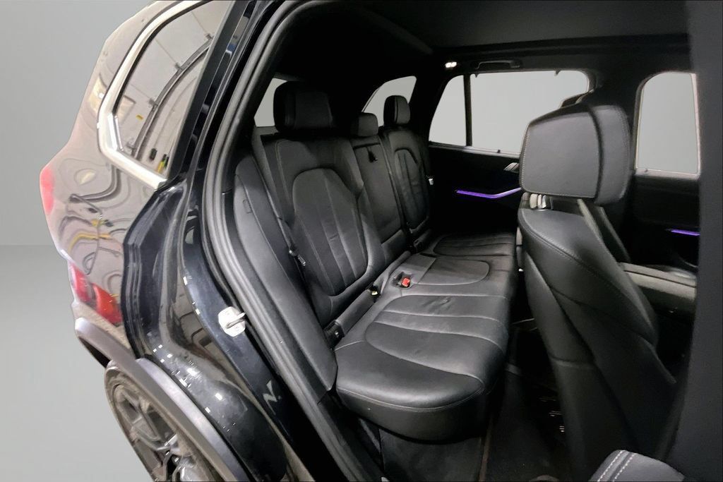 Used 2021 BMW X5 xDrive40i AWD/4WD image 25