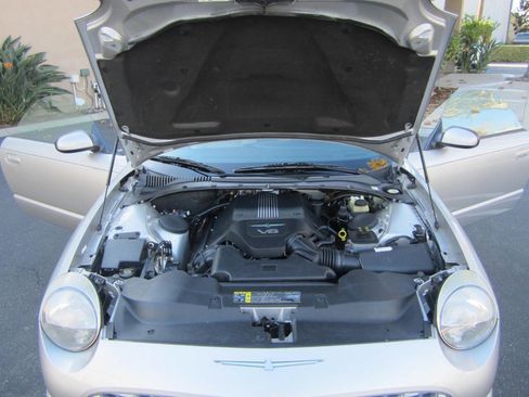 Used 2004 Ford Thunderbird Deluxe image 12