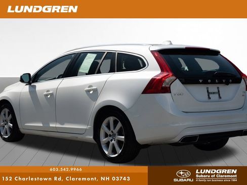 Used 2017 Volvo V60 T5 Premier w/ Convenience Package image 6