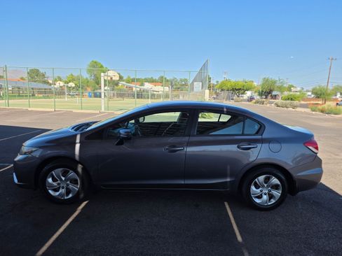 Used 2014 Honda Civic LX image 2
