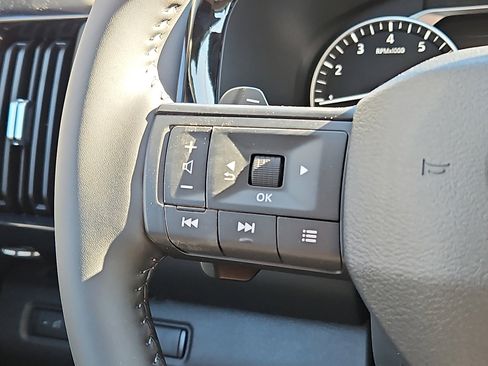 New 2026 Nissan Pathfinder SV image 14