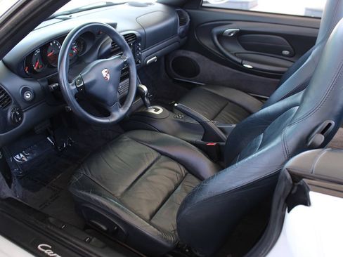 Used 2002 Porsche 911 Cabriolet image 21