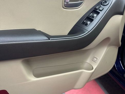 Used 2009 Hyundai Elantra GLS image 9