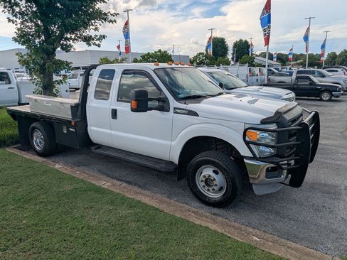 Used 2016 Ford F350 XL w/ Power Equipment Group AWD/4WD image 3