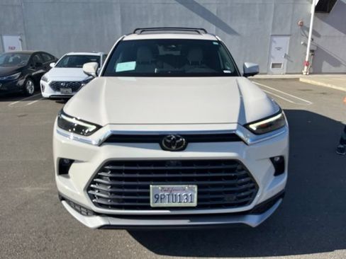 Used 2024 Toyota Grand Highlander AWD Hybrid image 2
