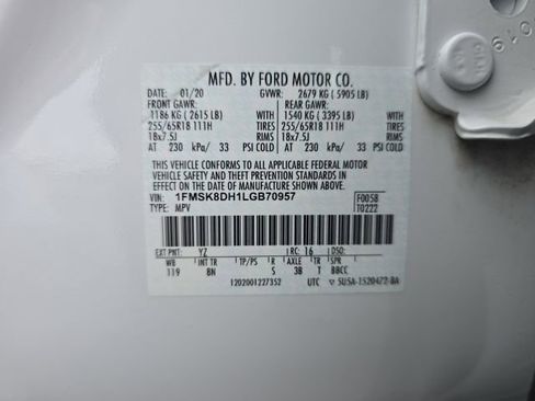 Used 2020 Ford Explorer XLT image 24